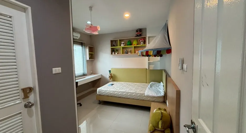 For rent 2 bedrooms townhouse in Mueang Chiang Mai, Chiang Mai
