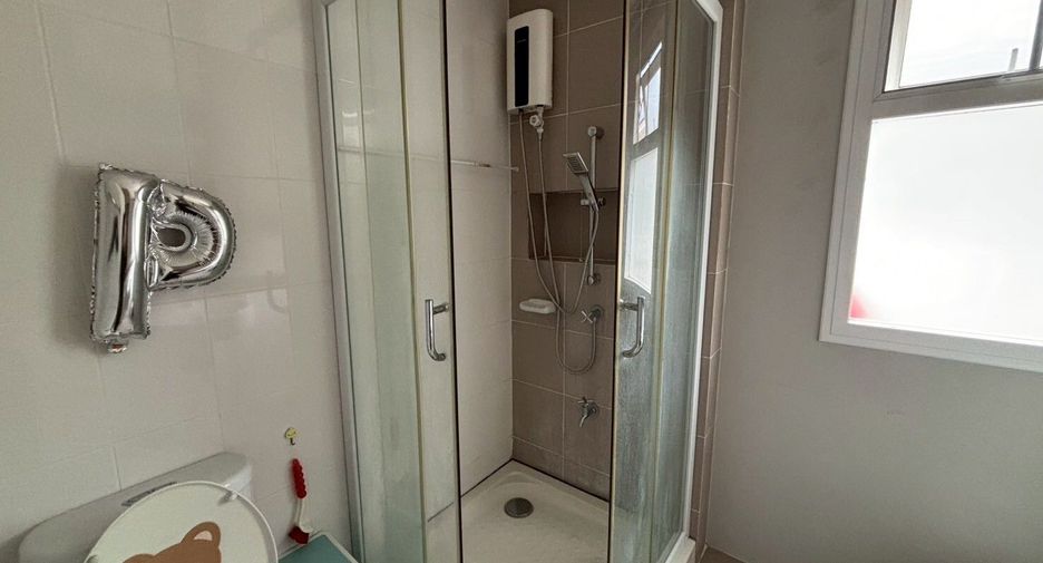 For rent 2 bedrooms townhouse in Mueang Chiang Mai, Chiang Mai