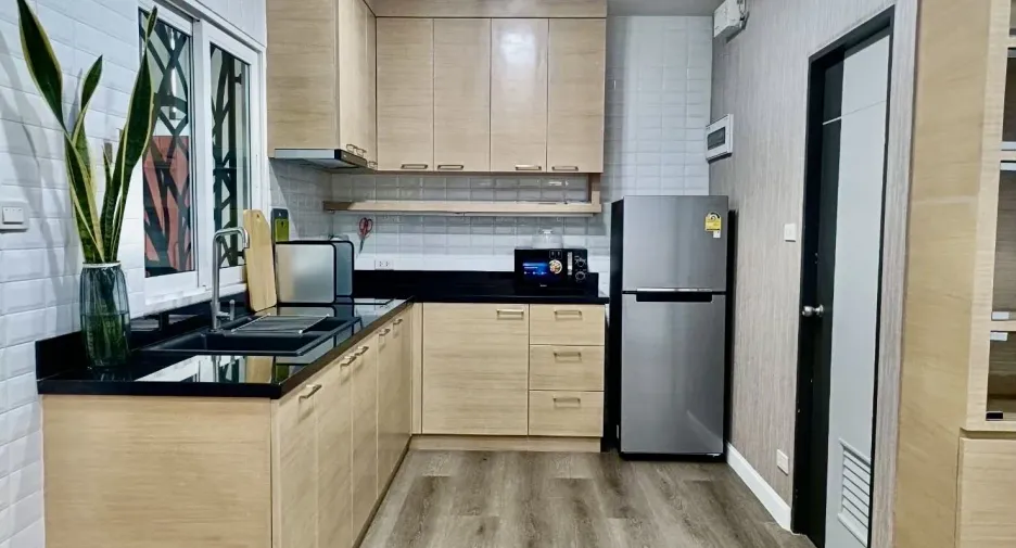 For rent 2 bedrooms townhouse in Mueang Chiang Mai, Chiang Mai