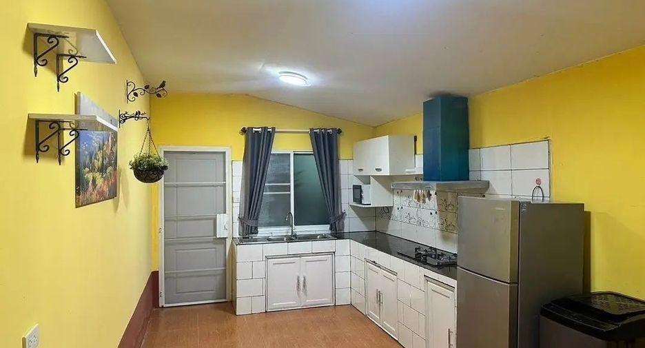 For rent 3 bedrooms house in San Kamphaeng, Chiang Mai