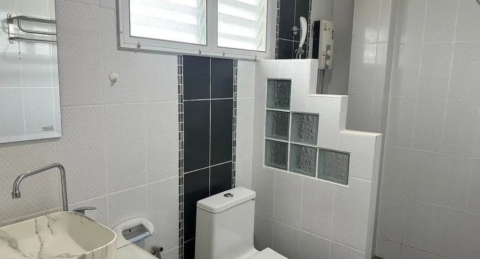 For rent 3 bedrooms house in San Kamphaeng, Chiang Mai