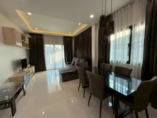 À louer 3 chambres maison à Saraphi, Chiang Mai