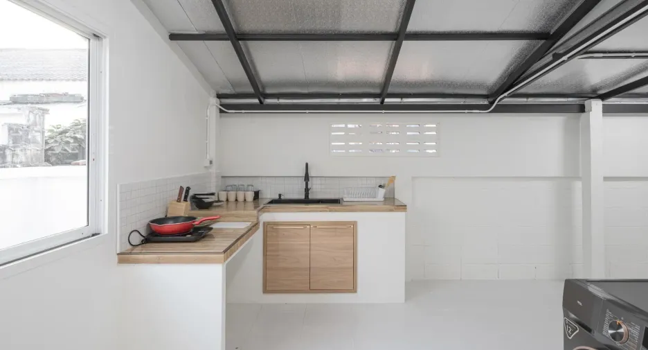 For rent 2 bedrooms townhouse in Mueang Chiang Mai, Chiang Mai