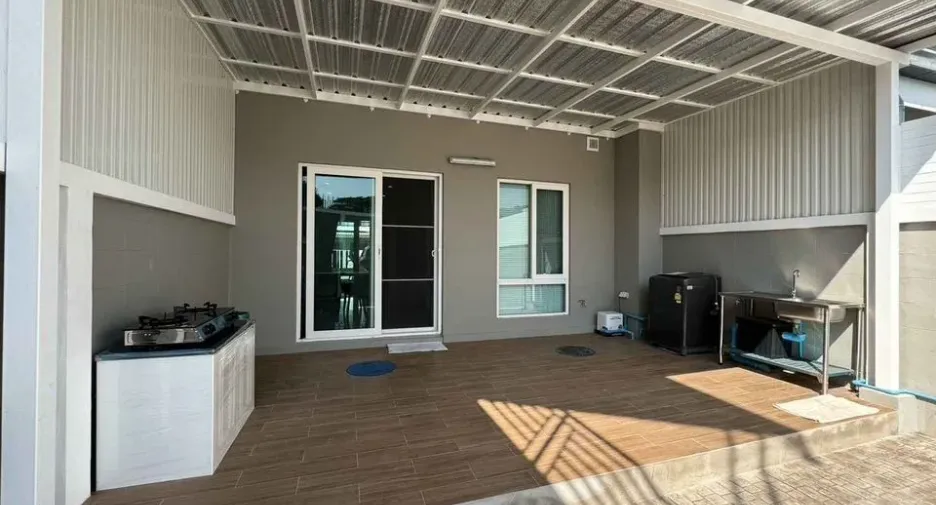 For rent 3 bedrooms townhouse in Mueang Chiang Mai, Chiang Mai