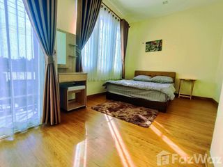For rent 3 bedrooms townhouse in Mueang Chiang Mai, Chiang Mai
