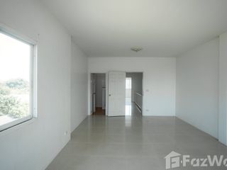 For rent 3 bedrooms retail Space in Saraphi, Chiang Mai