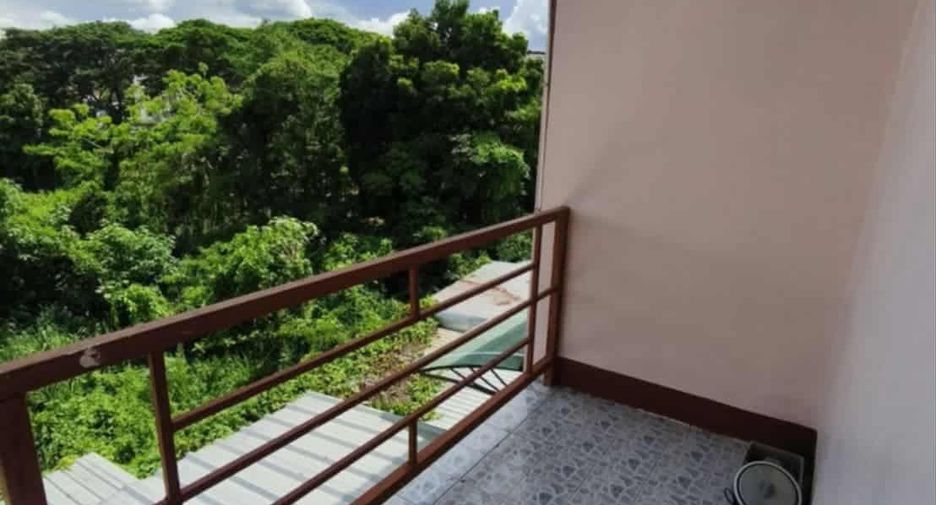 For rent 2 bedrooms townhouse in Mueang Chiang Mai, Chiang Mai