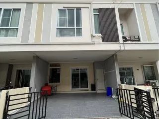 Reihenhaus zur Miete mit 3 Zimmer in Saraphi, Chiang Mai