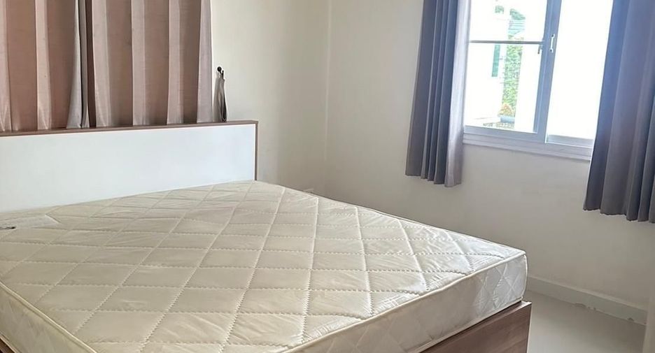 For rent 3 bedrooms townhouse in Mueang Chiang Mai, Chiang Mai