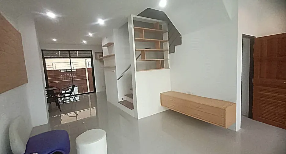 For rent 2 bedrooms townhouse in San Sai, Chiang Mai