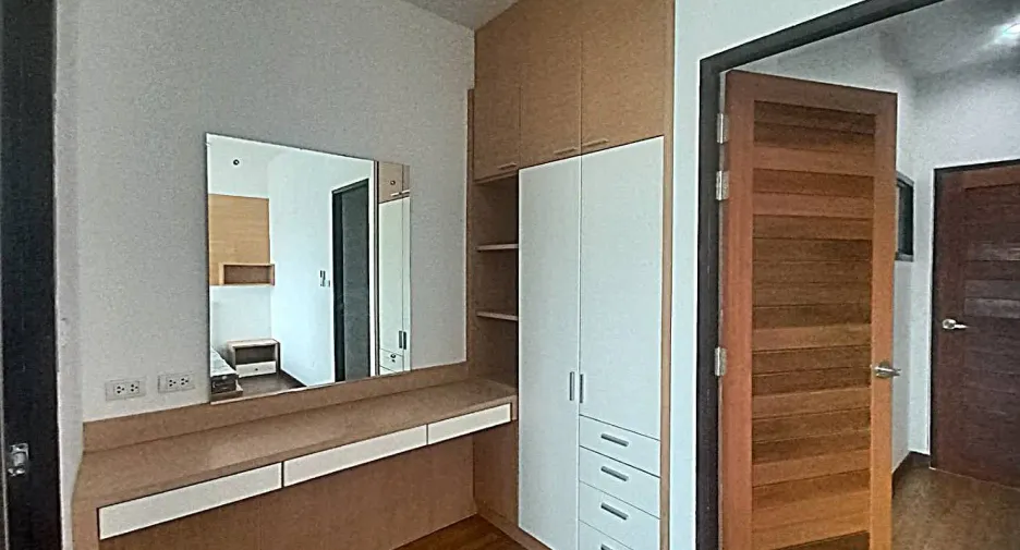 For rent 2 bedrooms townhouse in San Sai, Chiang Mai