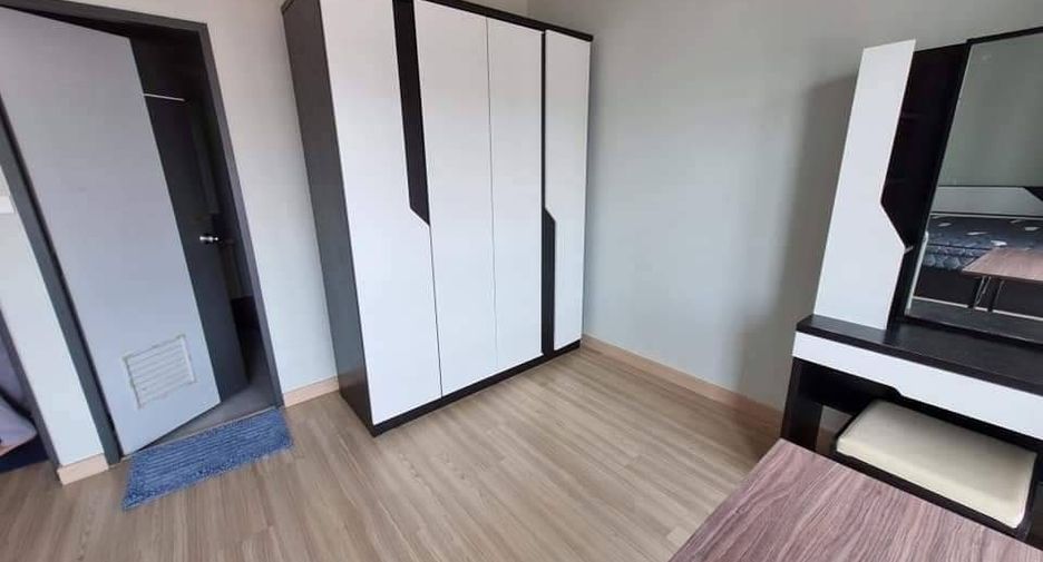 For rent 3 bedrooms townhouse in Mueang Chiang Mai, Chiang Mai