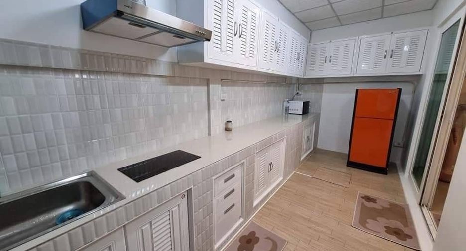 For rent 3 bedrooms townhouse in Mueang Chiang Mai, Chiang Mai
