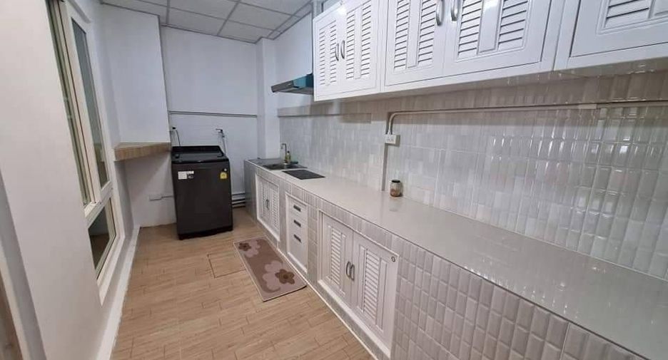 For rent 3 bedrooms townhouse in Mueang Chiang Mai, Chiang Mai