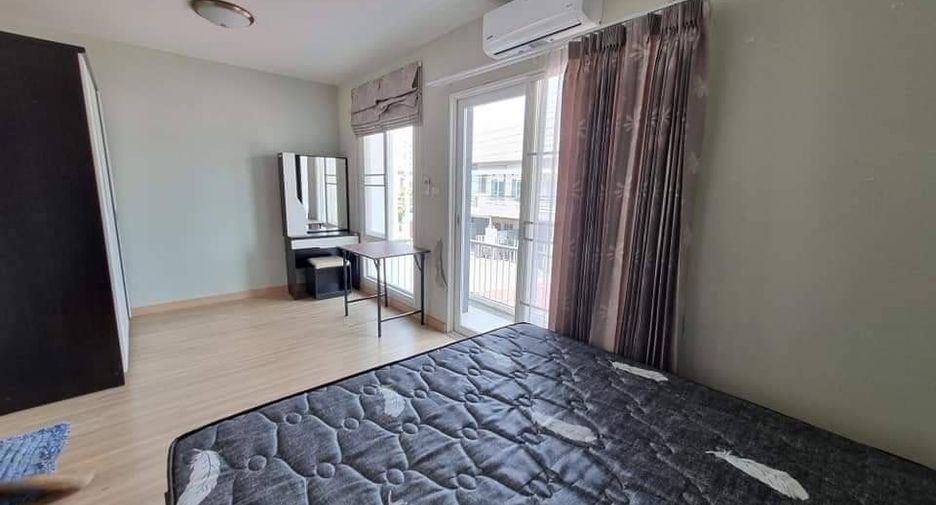 For rent 3 bedrooms townhouse in Mueang Chiang Mai, Chiang Mai