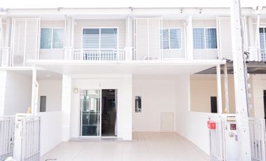 For rent 3 bedrooms townhouse in Mueang Chiang Mai, Chiang Mai