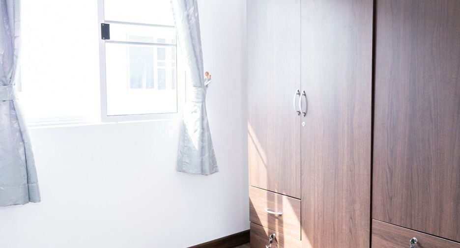 For rent 3 bedrooms townhouse in Mueang Chiang Mai, Chiang Mai