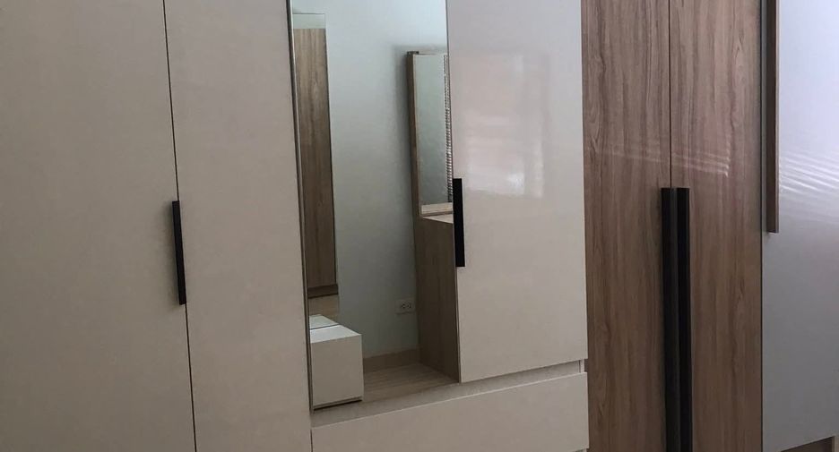 For rent 3 bedrooms townhouse in Saraphi, Chiang Mai