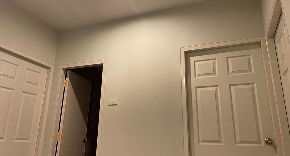 For rent 3 bedrooms townhouse in Saraphi, Chiang Mai