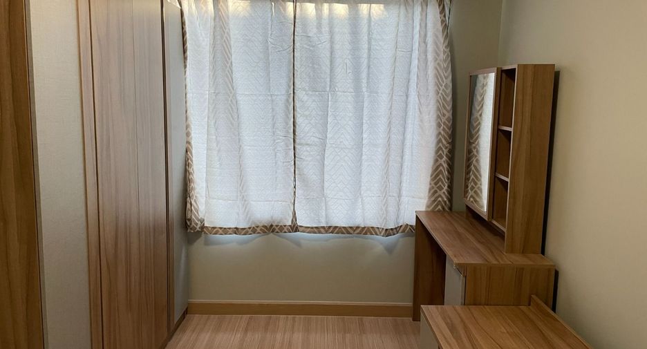 For rent 3 bedrooms townhouse in Saraphi, Chiang Mai