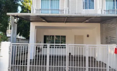 For rent 3 bedrooms townhouse in Mueang Chiang Mai, Chiang Mai