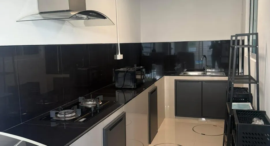 For rent 3 bedrooms townhouse in Mueang Chiang Mai, Chiang Mai