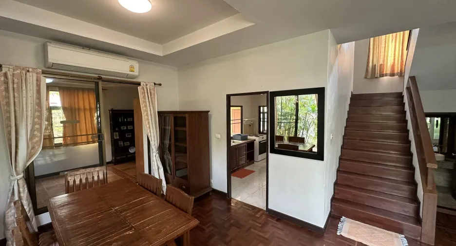 À louer 4 chambres maison à Hang Dong, Chiang Mai