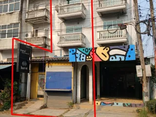 For rent 4 bedrooms townhouse in Mueang Chiang Mai, Chiang Mai