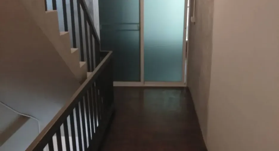 For rent 4 bedrooms townhouse in Mueang Chiang Mai, Chiang Mai