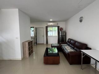 Casa adosada en alquiler de 2 habitaciones en Mueang Chiang Mai, Chiang Mai