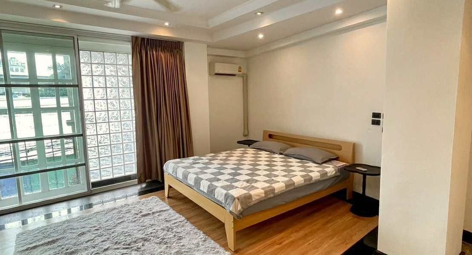 For rent 1 bed townhouse in Mueang Chiang Mai, Chiang Mai