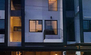 For rent 3 bedrooms townhouse in Mueang Chiang Mai, Chiang Mai