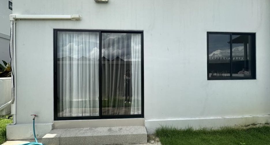 For rent 4 bedrooms townhouse in San Sai, Chiang Mai