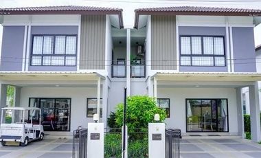 For rent 4 bedrooms townhouse in San Sai, Chiang Mai