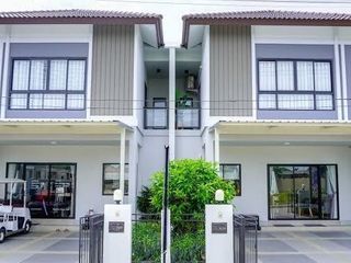 For rent 4 bedrooms townhouse in San Sai, Chiang Mai