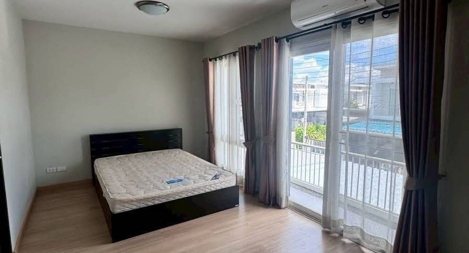For rent 3 bedrooms townhouse in Mueang Chiang Mai, Chiang Mai