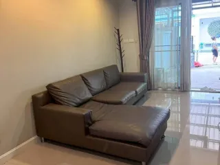 For rent 3 bedrooms townhouse in Mueang Chiang Mai, Chiang Mai