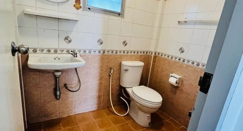 For rent 4 bedrooms house in San Sai, Chiang Mai