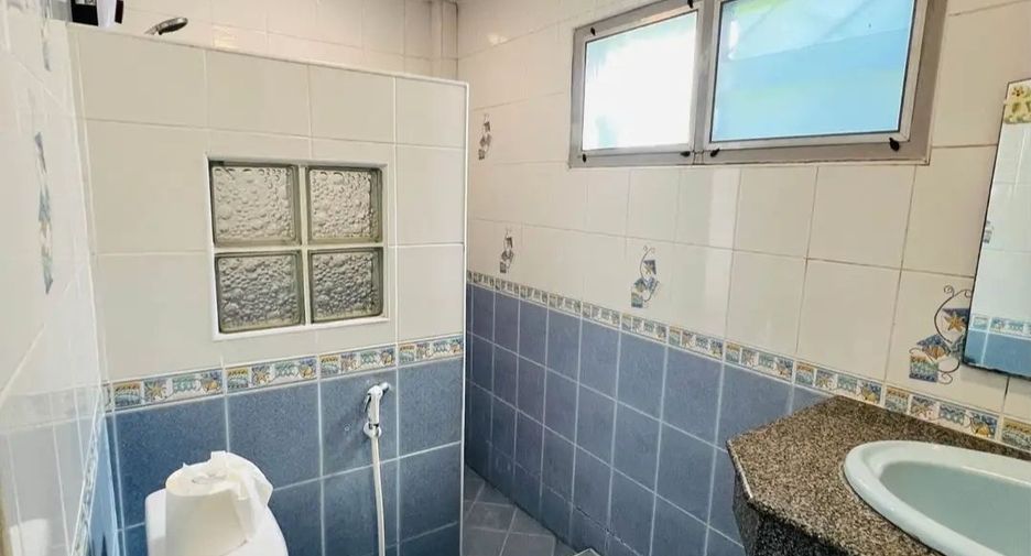 For rent 4 bedrooms house in San Sai, Chiang Mai