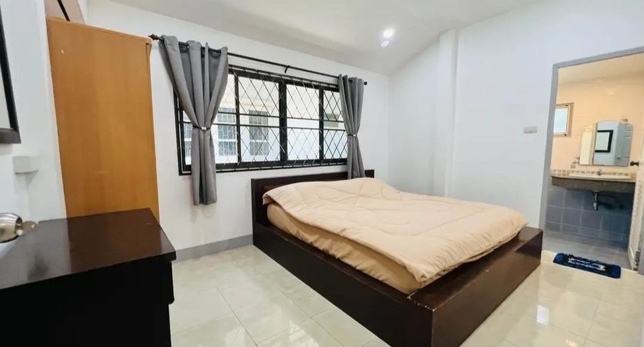 For rent 4 bedrooms house in San Sai, Chiang Mai
