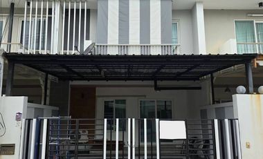 For rent 3 bedrooms townhouse in Mueang Chiang Mai, Chiang Mai