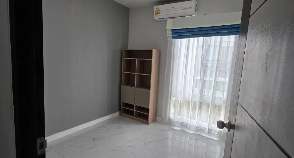 For rent 3 bedrooms townhouse in Mueang Chiang Mai, Chiang Mai