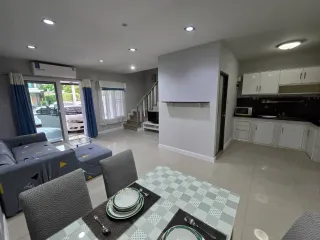 For rent 3 bedrooms townhouse in Mueang Chiang Mai, Chiang Mai