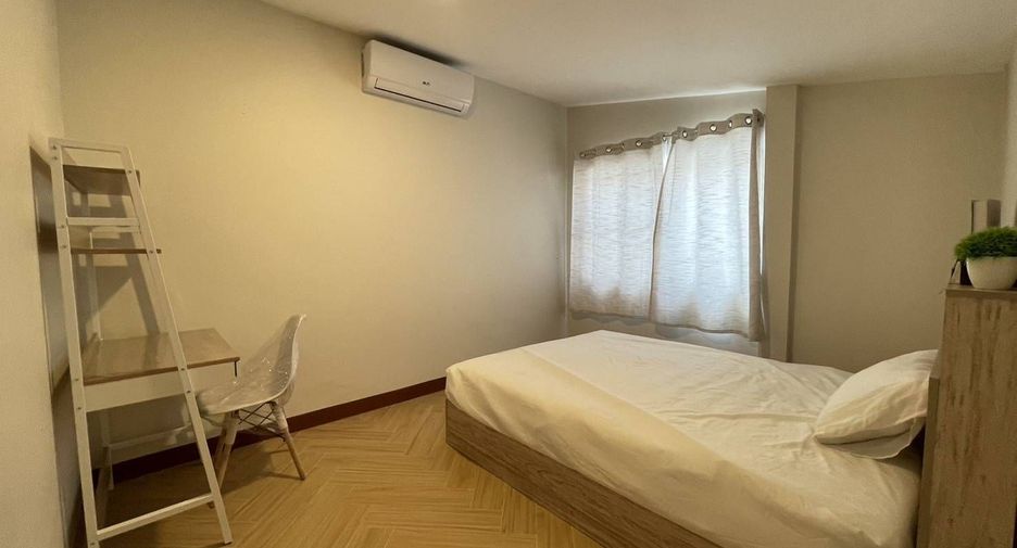 For rent 2 bedrooms townhouse in Mueang Chiang Mai, Chiang Mai