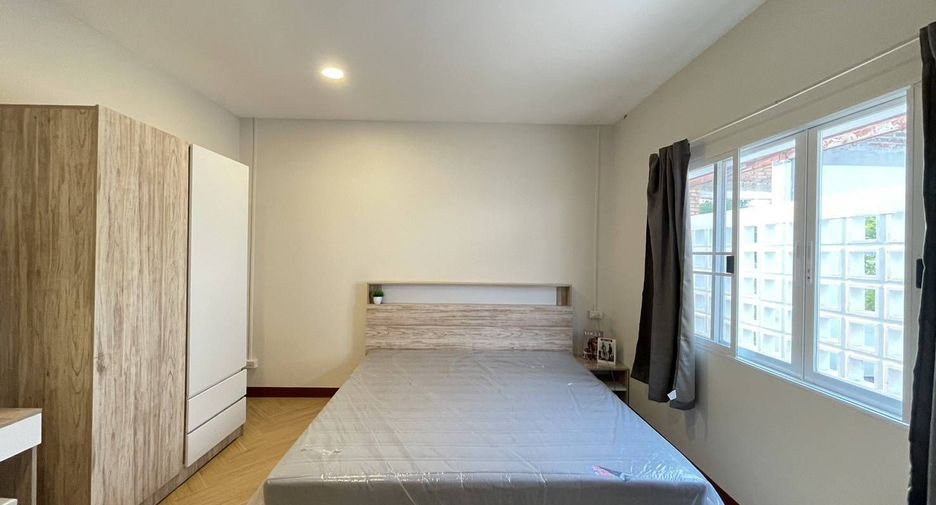 For rent 2 bedrooms townhouse in Mueang Chiang Mai, Chiang Mai