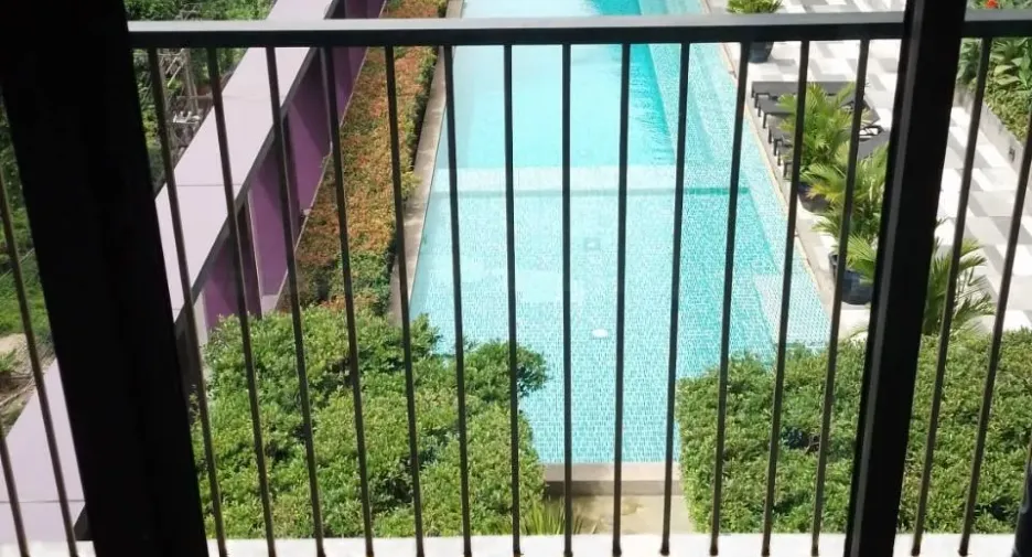 For sale 1 bed condo in Khlong Toei, Bangkok