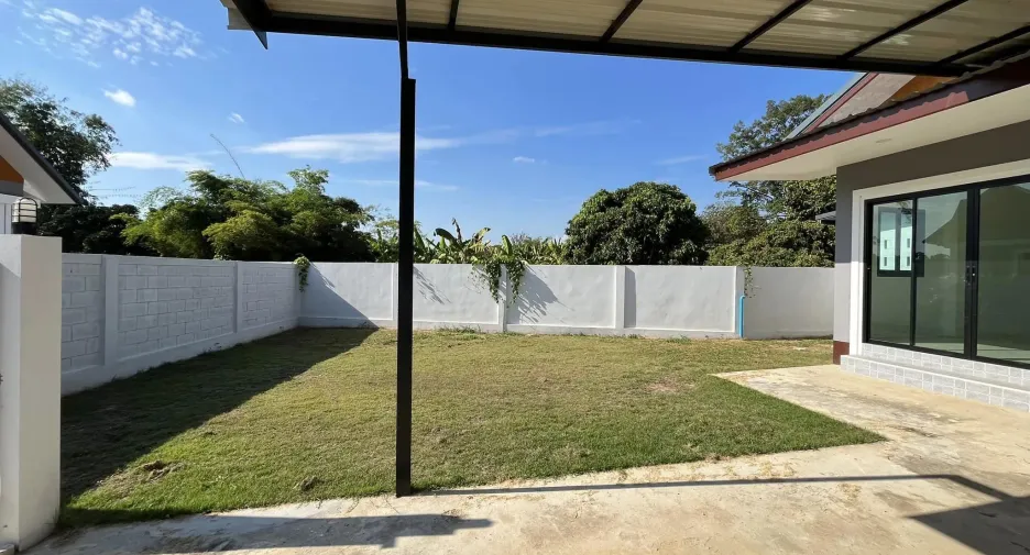 For sale 3 bedrooms house in Saraphi, Chiang Mai