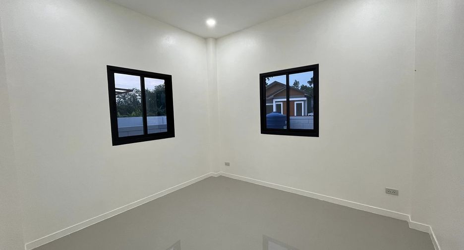 For sale 3 bedrooms house in Saraphi, Chiang Mai