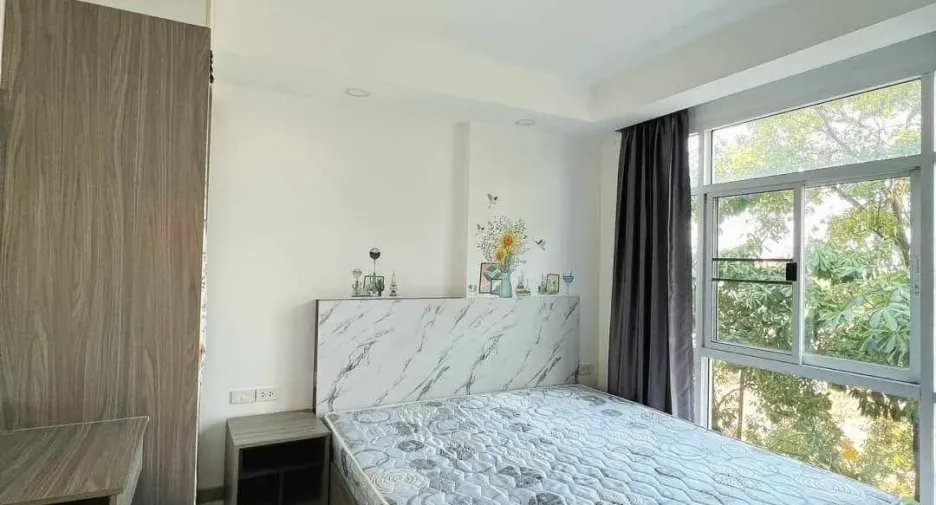 Condo en alquiler de 2 habitaciones en Mueang Chiang Mai, Chiang Mai