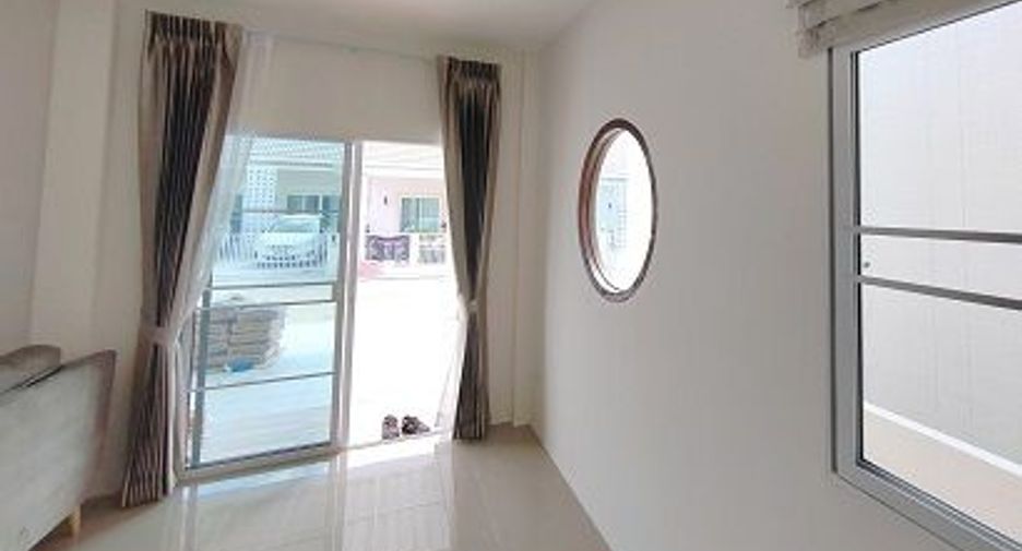 For sale 3 bedrooms house in Saraphi, Chiang Mai